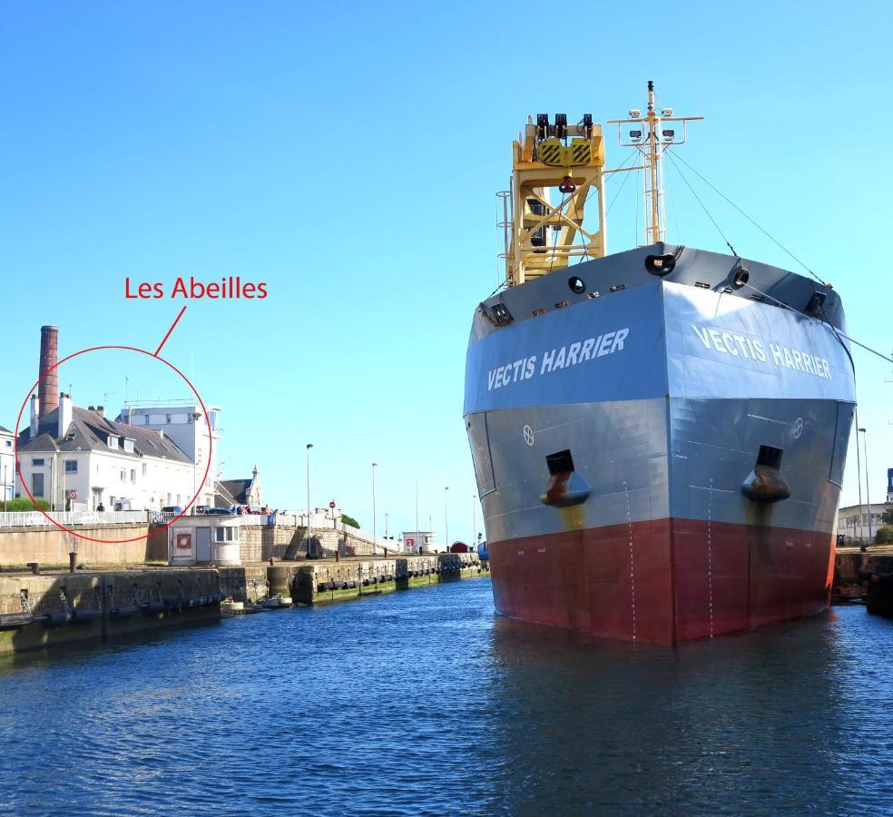 Les Abeilles
